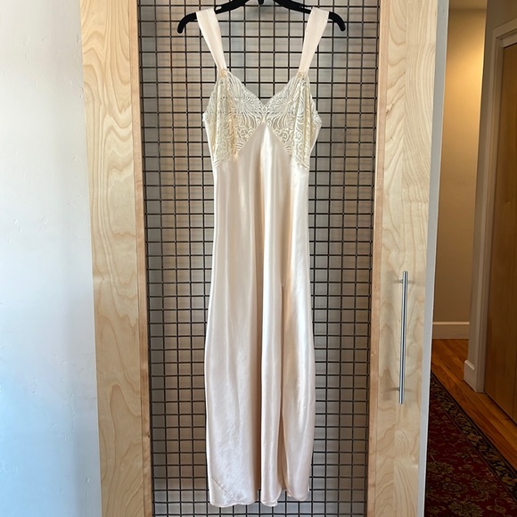 Victoria's Secret Other - Victoria’s Secret Gold Label Long Chemise, Size P / XS